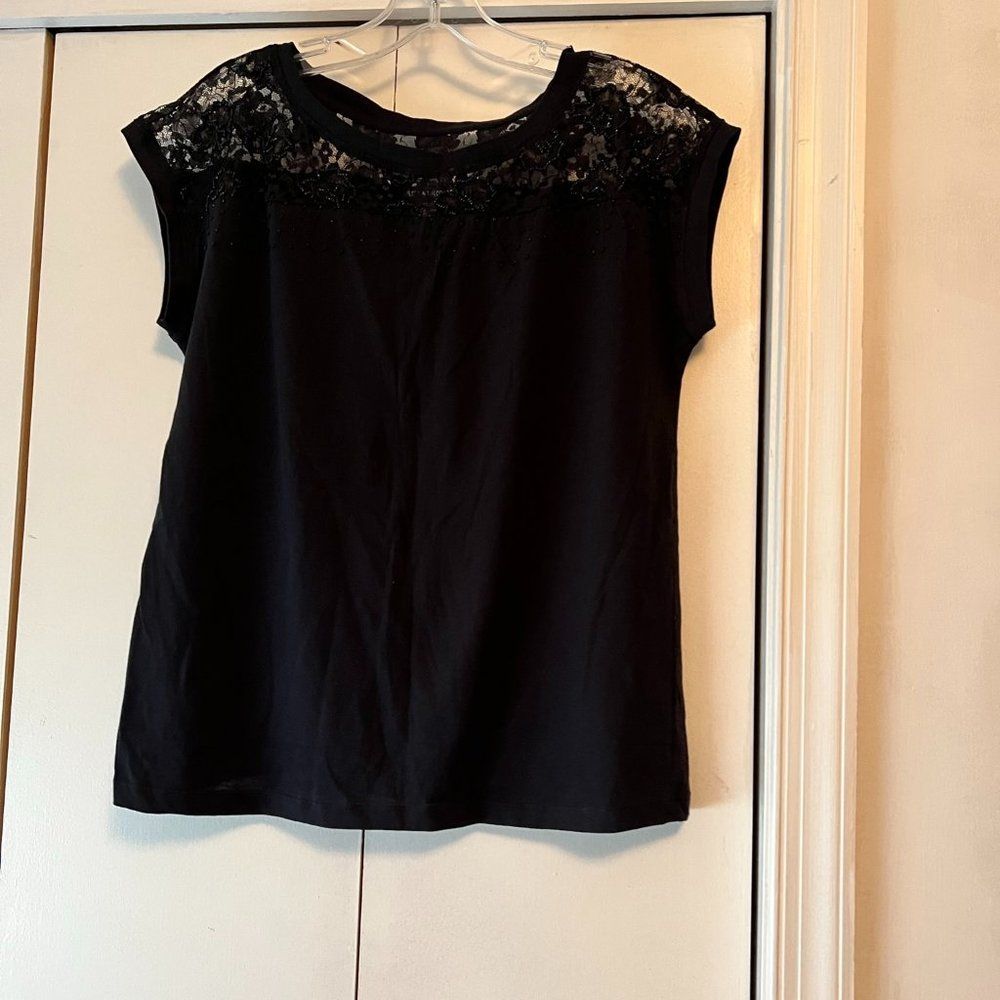 NWOT! Chelsea and Theodore Black Blouse w/Lace and Embellishments - Medium
